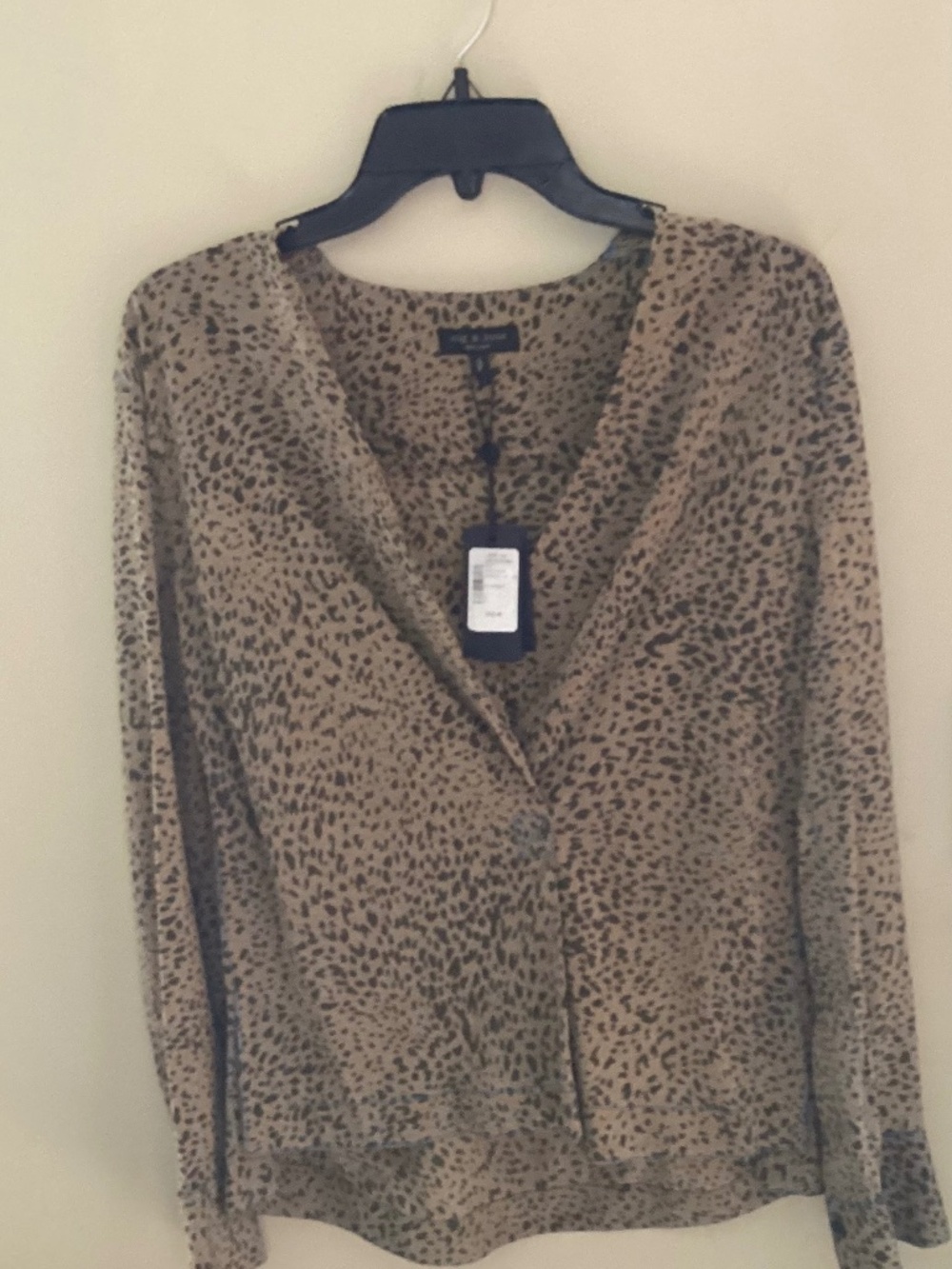 Elegant Designer Silk Blend Leopard Print Blouse – New with Tags (Ret. $525 CA)